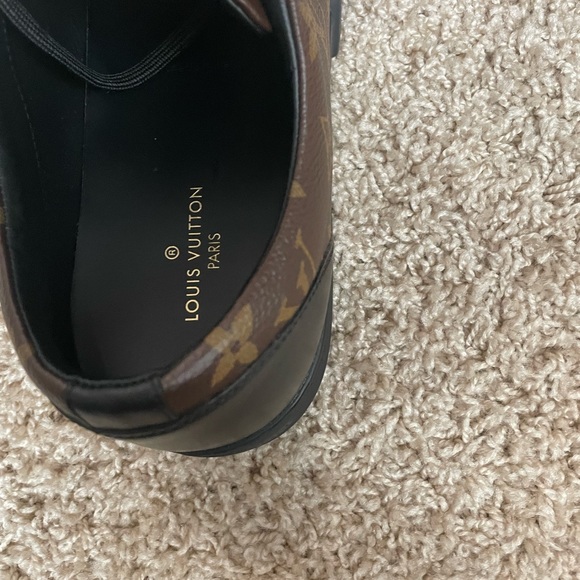 Authentic Louis Vuitton men shoe size 8 - Picture 6 of 9
